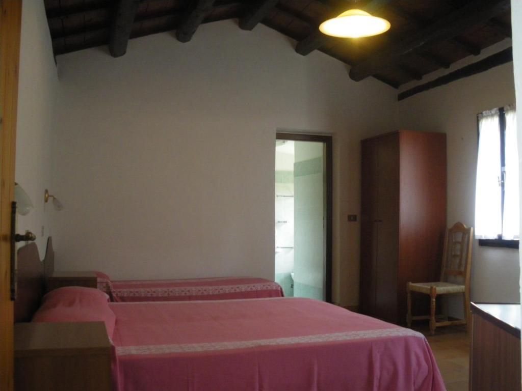 Agriturismo Orsaiola Urbania Habitación foto